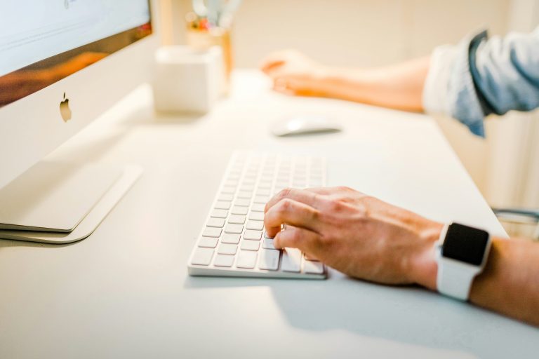 Master Prompt for Bloggers: LONG TAIL KEYWORD GENERATOR